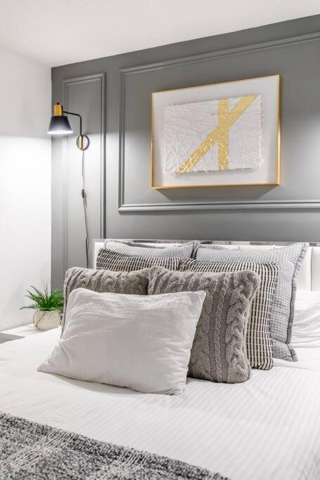 Luxury Suite Downtown Toronto Near Cn Tower Экстерьер фото