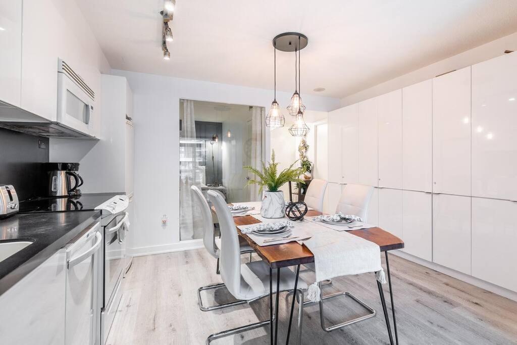 Luxury Suite Downtown Toronto Near Cn Tower Экстерьер фото