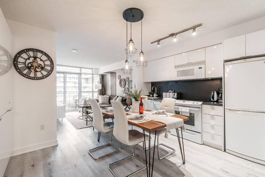 Luxury Suite Downtown Toronto Near Cn Tower Экстерьер фото