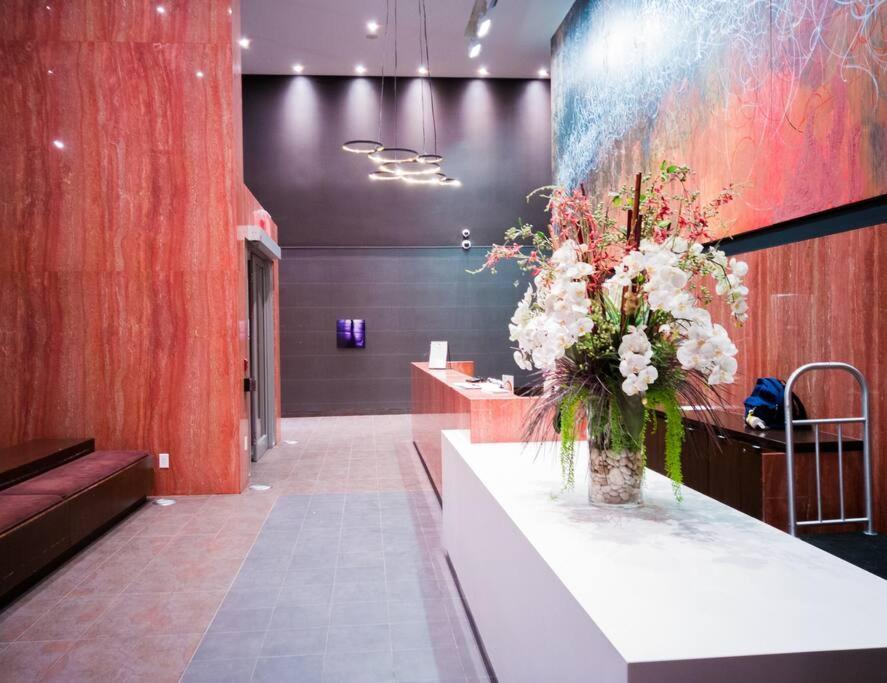 Luxury Suite Downtown Toronto Near Cn Tower Экстерьер фото