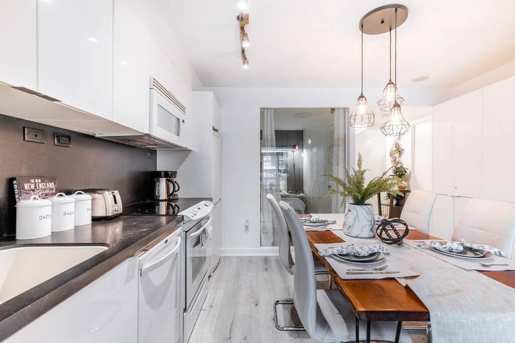 Luxury Suite Downtown Toronto Near Cn Tower Экстерьер фото