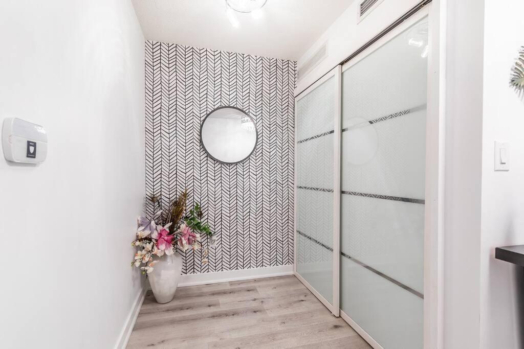 Luxury Suite Downtown Toronto Near Cn Tower Экстерьер фото